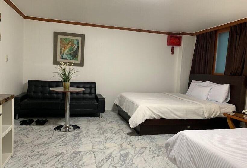 标准间, New World