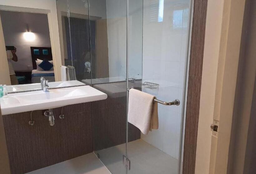 Delüks Üç Kişilik Oda, Pigeon Island Beach Resort