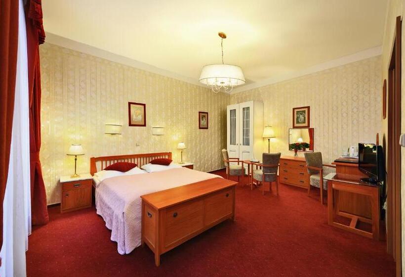 اتاق سوپریور سه تخته, Salvator