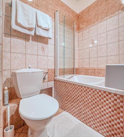 آپارتمان 1 خوابه, Salvator