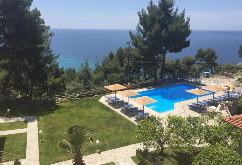 חדר משפחתי נוף לים, Thea