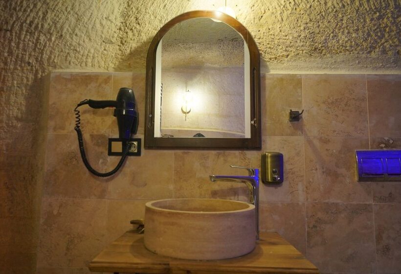 스위트 킹사이즈 침대, Travel Inn Cave