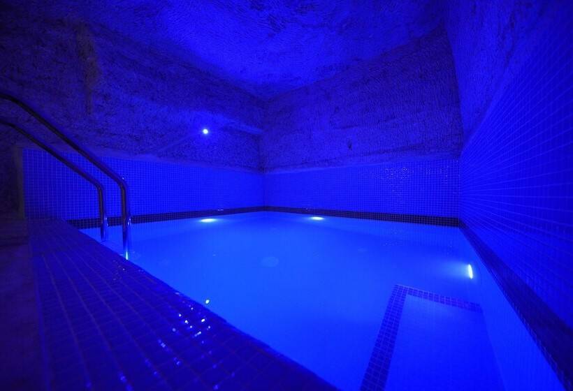 キングサイズベッドのスイートルーム, Travel Inn Cave