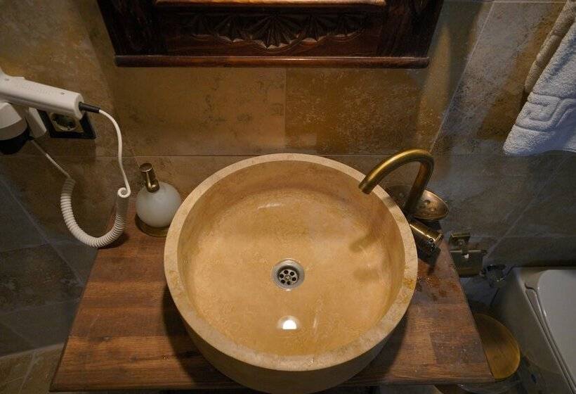 패밀리 룸, Travel Inn Cave