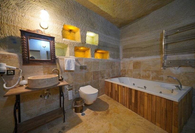 ファミリールーム, Travel Inn Cave
