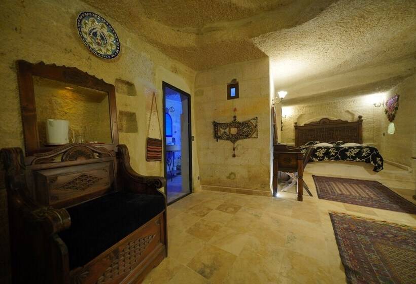 스위트 킹사이즈 침대, Travel Inn Cave