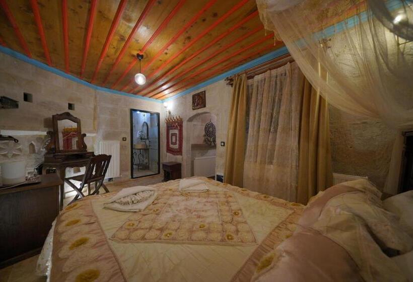 자쿠지 스위트, Travel Inn Cave