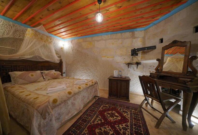 자쿠지 스위트, Travel Inn Cave