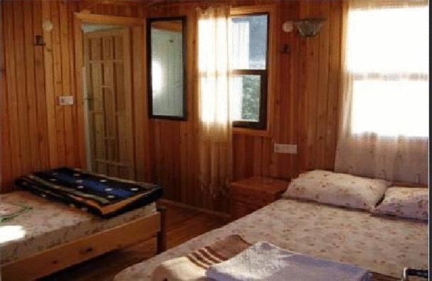 بانگلوی استاندارد, Bayrams Tree Houses