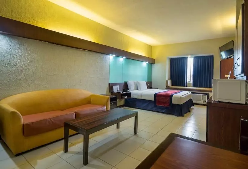 スイート, Microtel By Wyndham Eagle Ridge