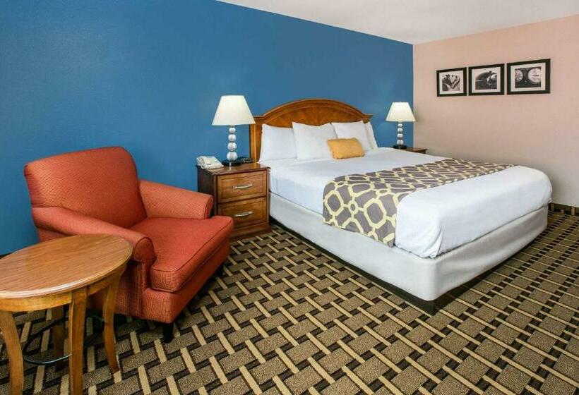 غرفة قياسية سرير كينج, Baymont By Wyndham Lawton