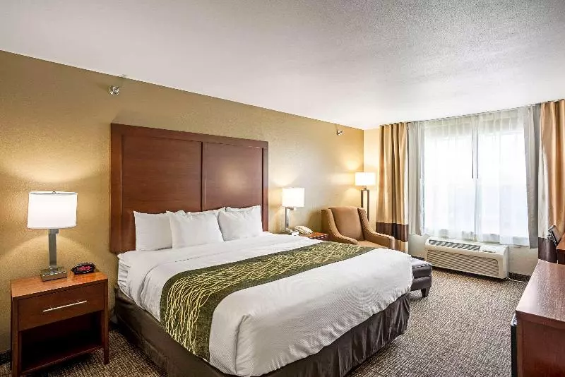 キングサイズベッドのスタンダードルーム, Comfort Inn & Suites Independence