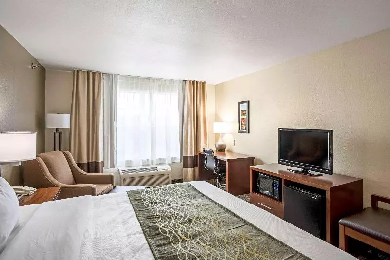 キングサイズベッドのスタンダードルーム, Comfort Inn & Suites Independence