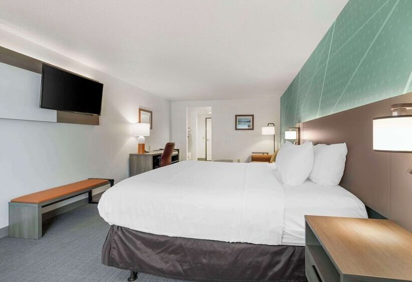 带2个双人床的标准工作室, Comfort Inn & Suites Lake George