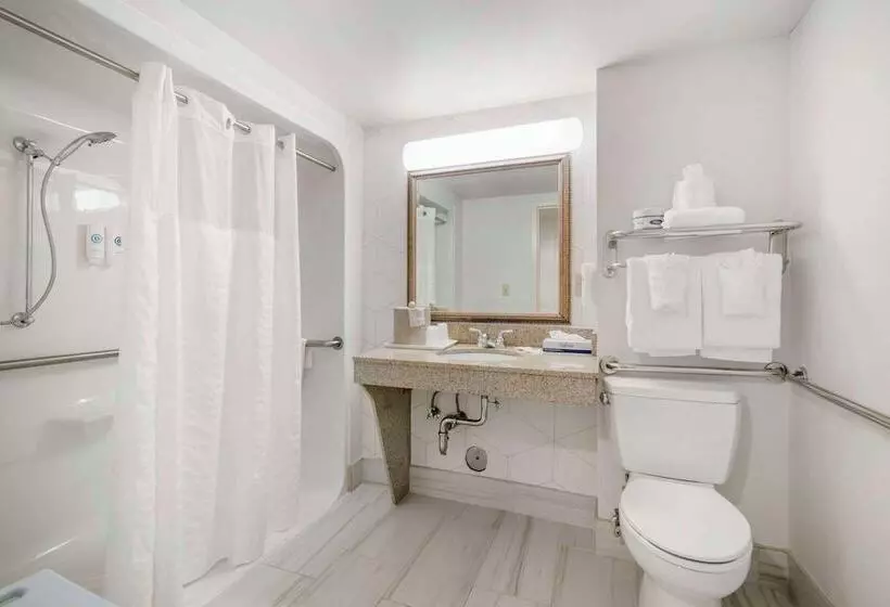 身障者適用スイートルーム, Comfort Inn & Suites Lake George