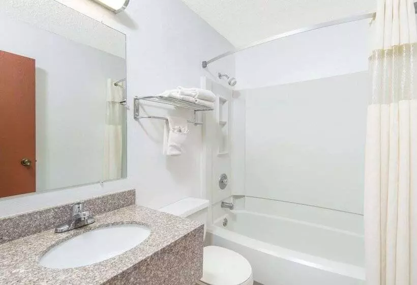 Standard-huone King-vuode, Days Inn By Wyndham Great Bend