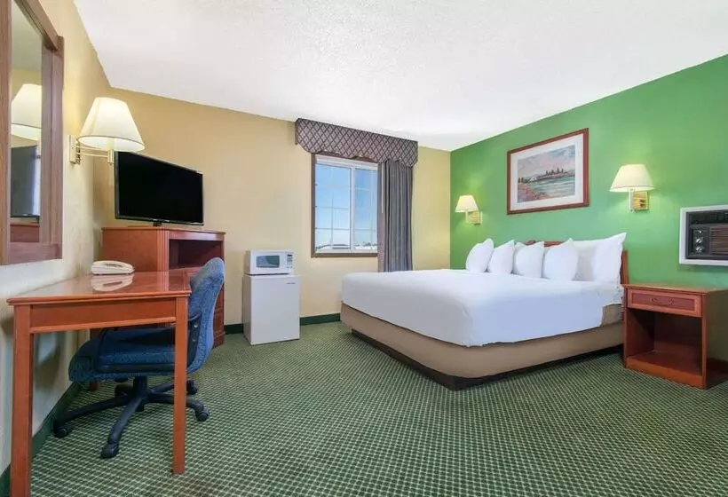 Standard-huone King-vuode, Days Inn By Wyndham Great Bend