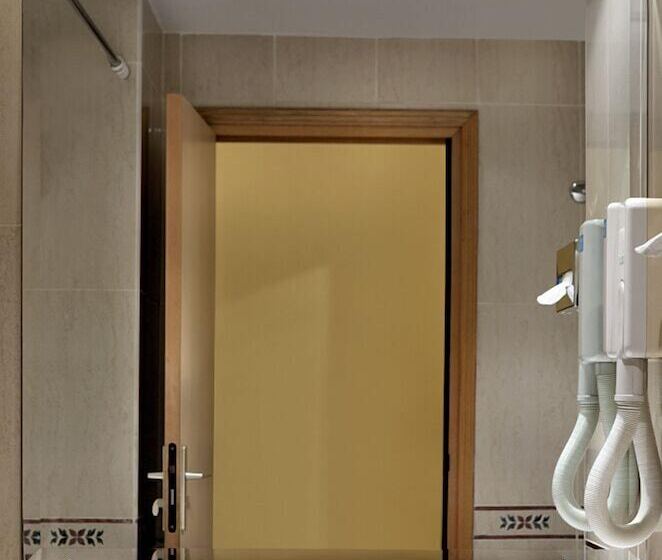 Номер Стандарт, Grand Bamako