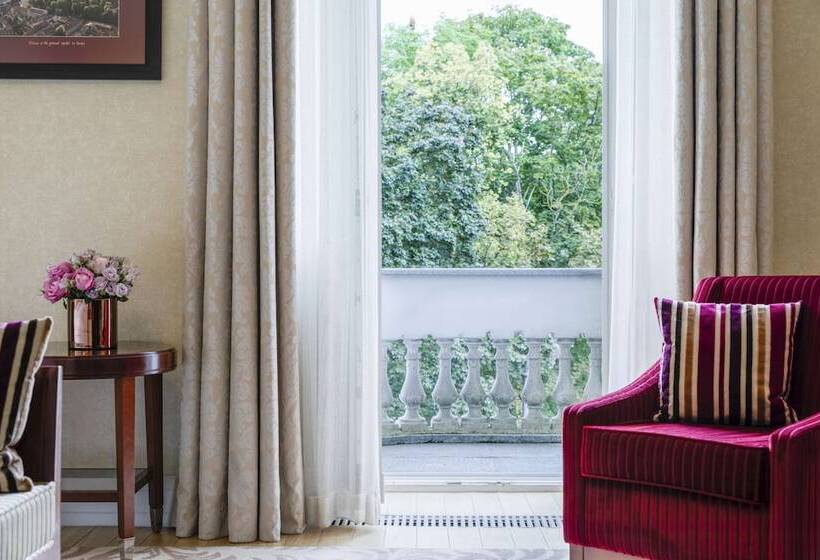 חדר דלוקס עם מרפסת, Grand Hotel Vilnius, Curio Collection By Hilton