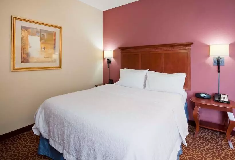 スタンダードルーム, Hampton Inn Fairmont