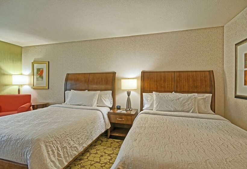 غرفة قياسية لذوى الاحتياجات الخاصة, Hilton Garden Inn Mt. Laurel