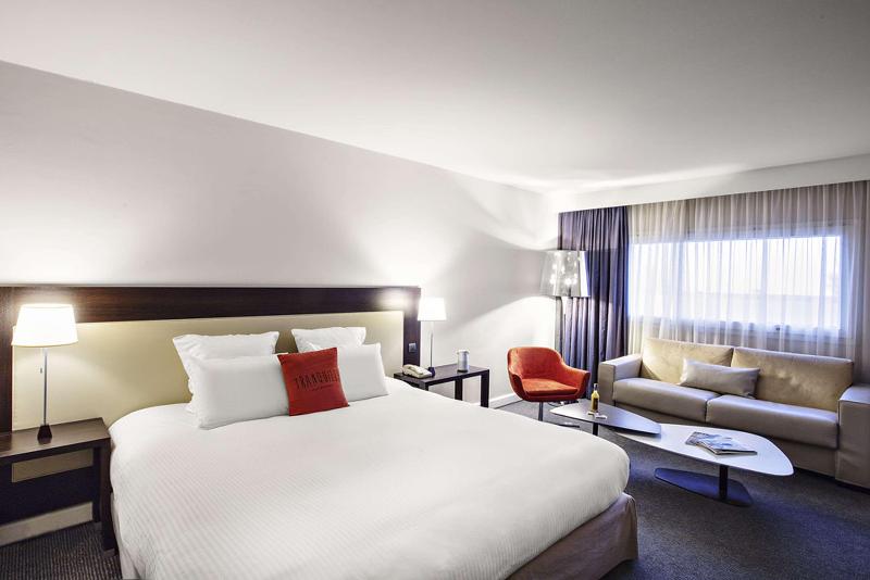 带大床的标准间, Holiday Inn Express & Suites Gonzales, An Ihg