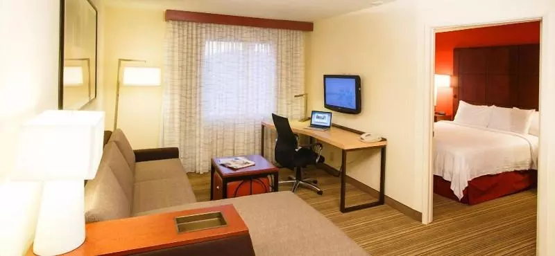キングサイズベッドのスタンダードルーム, Holiday Inn Express & Suites Havelock Northwest New Bern, An Ihg