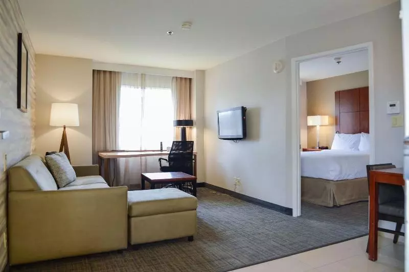 キングサイズベッドのスタンダードルーム, Holiday Inn Express & Suites Havelock Northwest New Bern, An Ihg