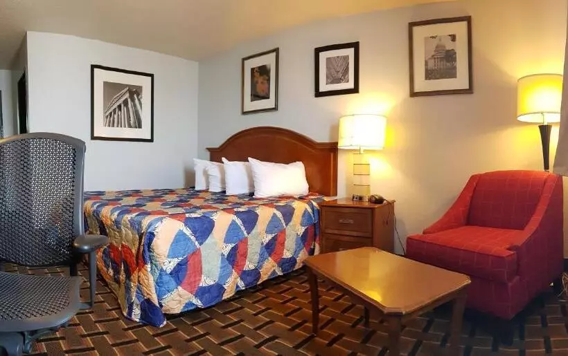 キングサイズベッドのスタンダードルーム, Le Mars Inn And Suites