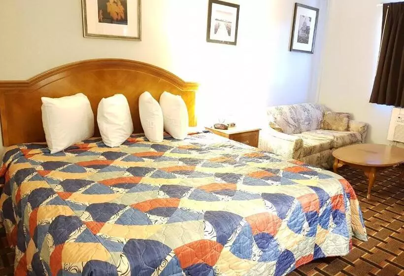 キングサイズベッドのスイートルーム, Le Mars Inn And Suites