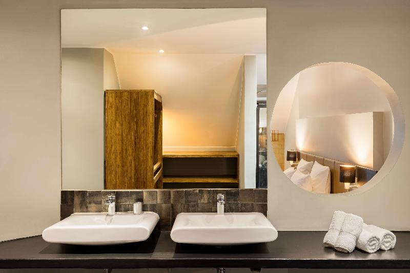 سوییت جونیور با بالکن, Radisson Hotel Tamboho Waterfront Antananarivo