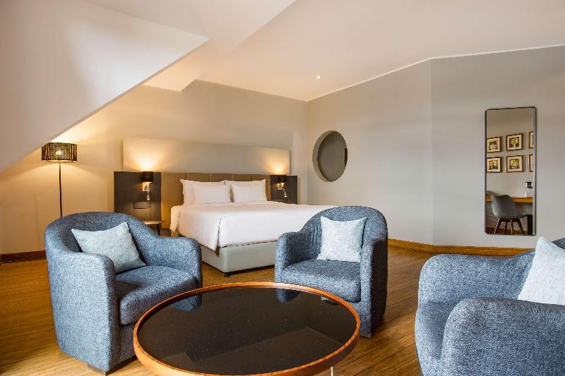 سوییت جونیور با بالکن, Radisson Hotel Tamboho Waterfront Antananarivo