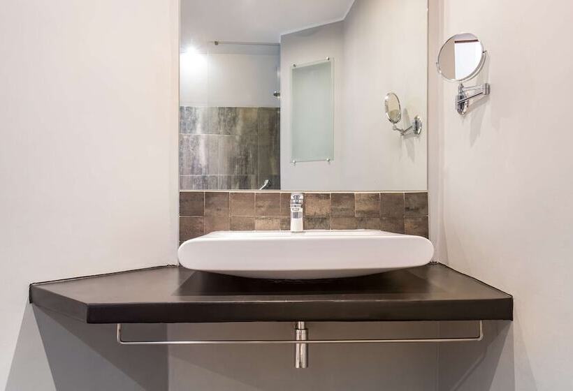 اتاق سوپریور, Radisson Hotel Tamboho Waterfront Antananarivo