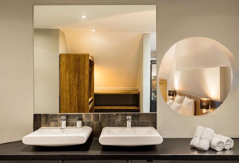 سوییت جونیور با بالکن, Radisson Hotel Tamboho Waterfront Antananarivo