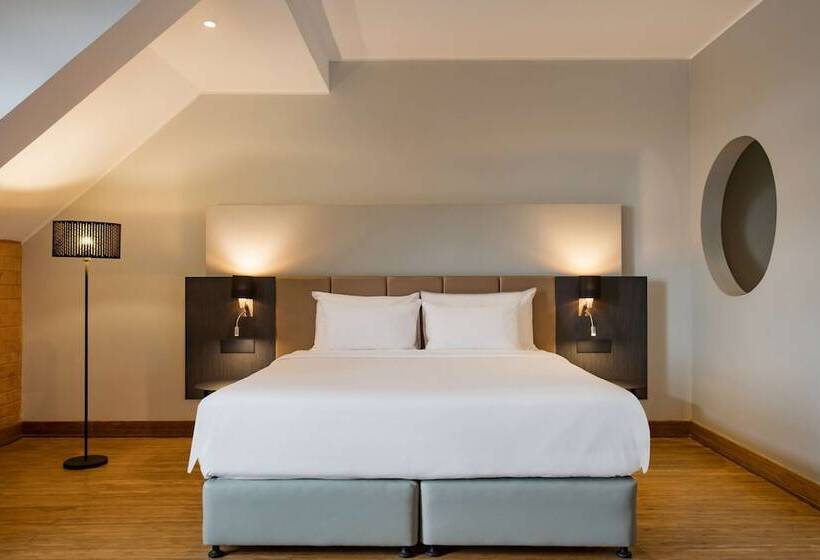 سوییت جونیور با بالکن, Radisson Hotel Tamboho Waterfront Antananarivo