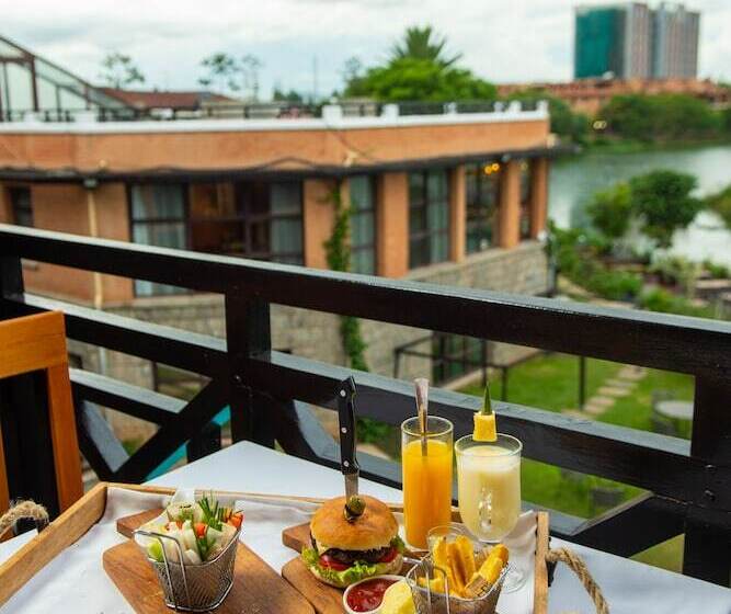 اتاق پریمیوم با چشم‌انداز دریاچه, Radisson Hotel Tamboho Waterfront Antananarivo