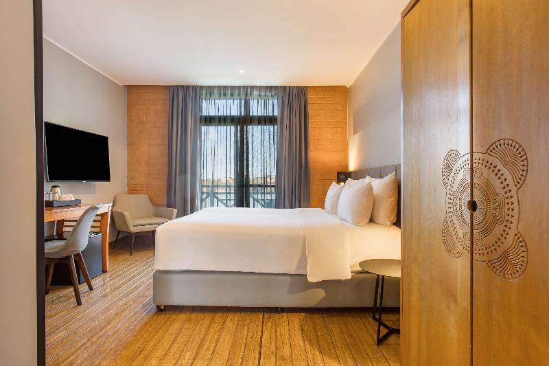 Superior room with lake view, Radisson Hotel Tamboho Waterfront Antananarivo