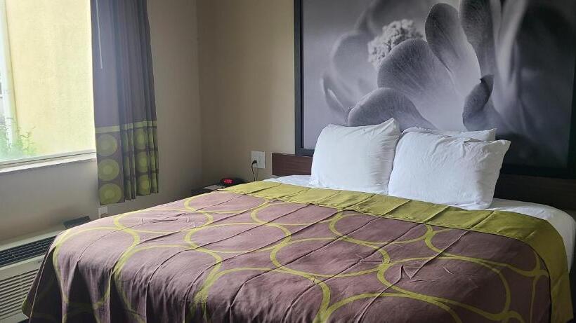 キングサイズベッドのデラックススイート, Super 8 By Wyndham Lubbock West