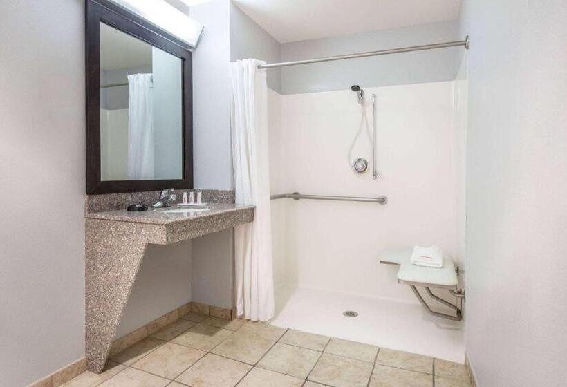 障害者適応デラックスルーム, Super 8 By Wyndham Lubbock West