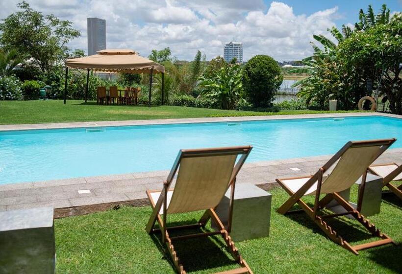 اتاق پریمیوم با چشم‌انداز دریاچه, Radisson Hotel Tamboho Waterfront Antananarivo
