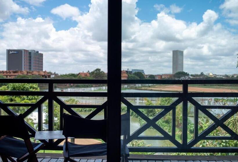 اتاق پریمیوم با چشم‌انداز دریاچه, Radisson Hotel Tamboho Waterfront Antananarivo