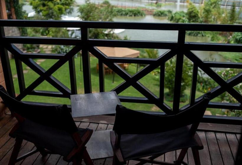 اتاق پریمیوم با چشم‌انداز دریاچه, Radisson Hotel Tamboho Waterfront Antananarivo