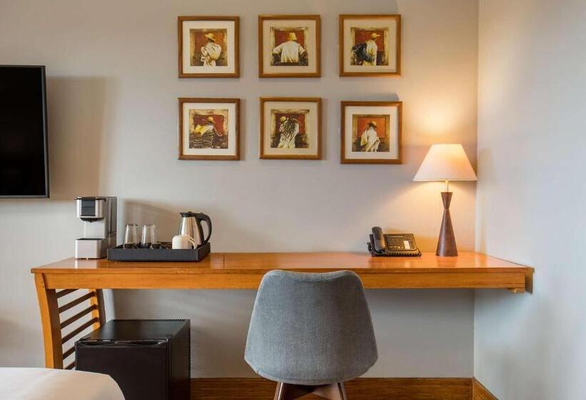 اتاق پرمیوم, Radisson Hotel Tamboho Waterfront Antananarivo