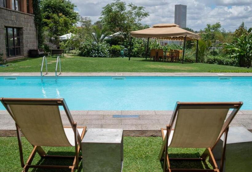 Superior room with lake view, Radisson Hotel Tamboho Waterfront Antananarivo