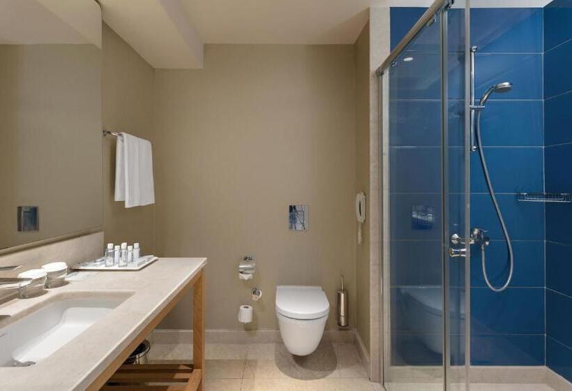 Standard swim-up room, Titanic Deluxe Lara