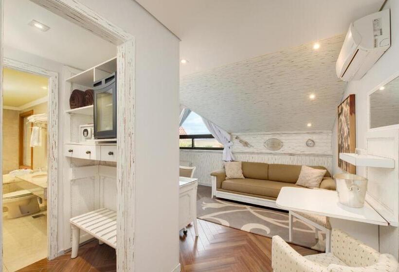 Полулюкс, Wish Serrano Resort