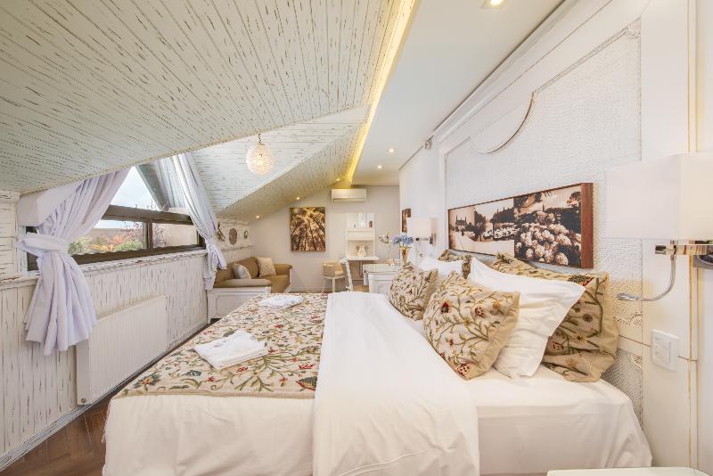 Полулюкс, Wish Serrano Resort