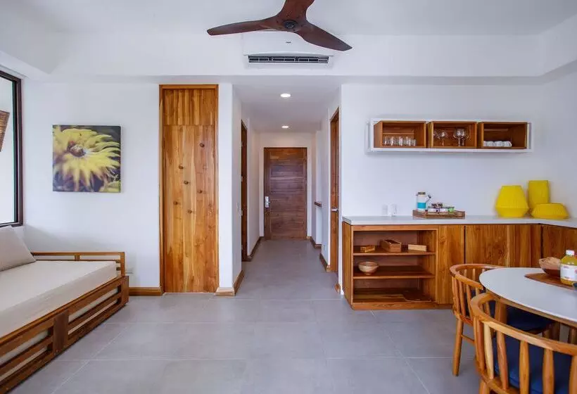 Suite, Arenas Del Mar Beachfront & Rainforest Resort Member Of The Cayuga Collection
