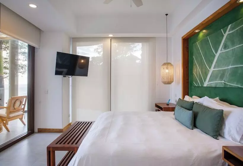 Superior Room, Arenas Del Mar Beachfront & Rainforest Resort Member Of The Cayuga Collection