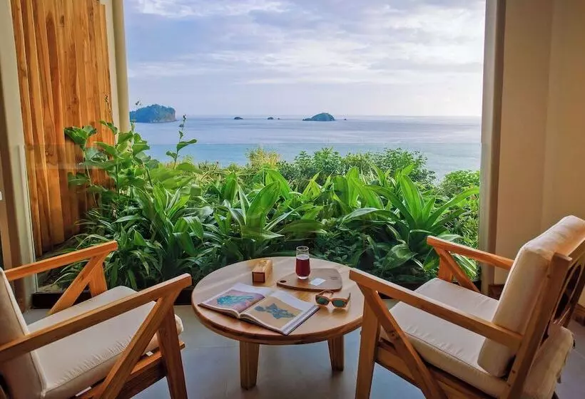 Superior Room, Arenas Del Mar Beachfront & Rainforest Resort Member Of The Cayuga Collection